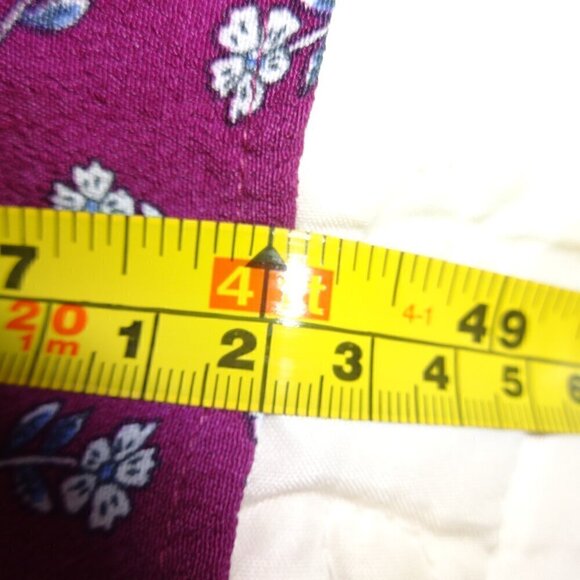 Loft maxi dress size 6, burgundy with white flowers sleeveless ruffle neck line - Picture 6 of 9